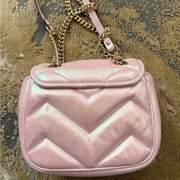Gucci Iridescent Nappa Chevron Matelasse Mini GG Marmont Bag Escape Pink - Picture 7 of 10
